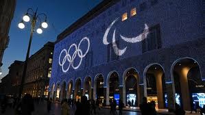 勇士险胜雄鹿，120-113获胜背后的关键功臣是谁？数据告诉你真相