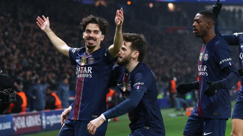 “当库里评价8号科比，回味一下科比的十佳球吧 ”#科比